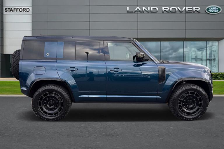 2025 Land Rover Defender 110 4.4 P635 V8 MHEV OCTA Auto 4WD Euro 6 (s/s) 5dr SUV Automatic