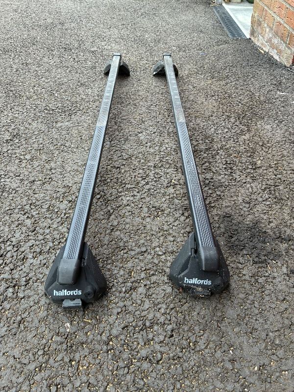 Halfords Roof bar (Inline rail)