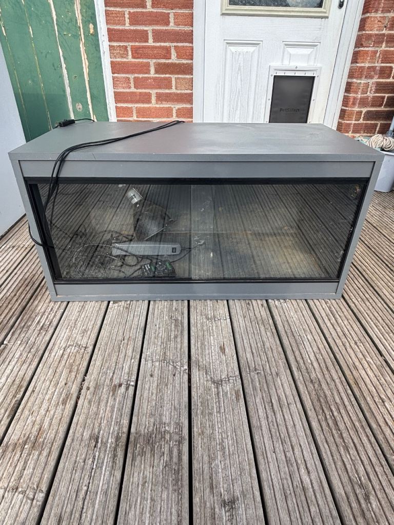 Reptile vivarium