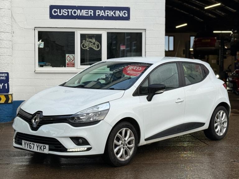 2018 Renault Clio 1.2 16V Play 5dr, UNDER 41400 MILES, FULL SERVICE HISTORY,  HATCHBACK Petrol Ma...