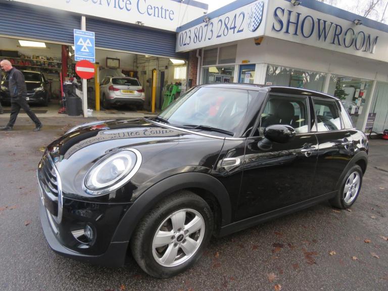 2020 MINI Hatch 1.5 Cooper Classic II 5dr Auto HATCHBACK PETROL Automatic