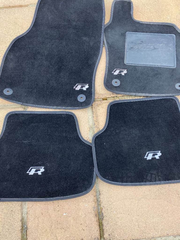 Black car mats for Golf R good condition