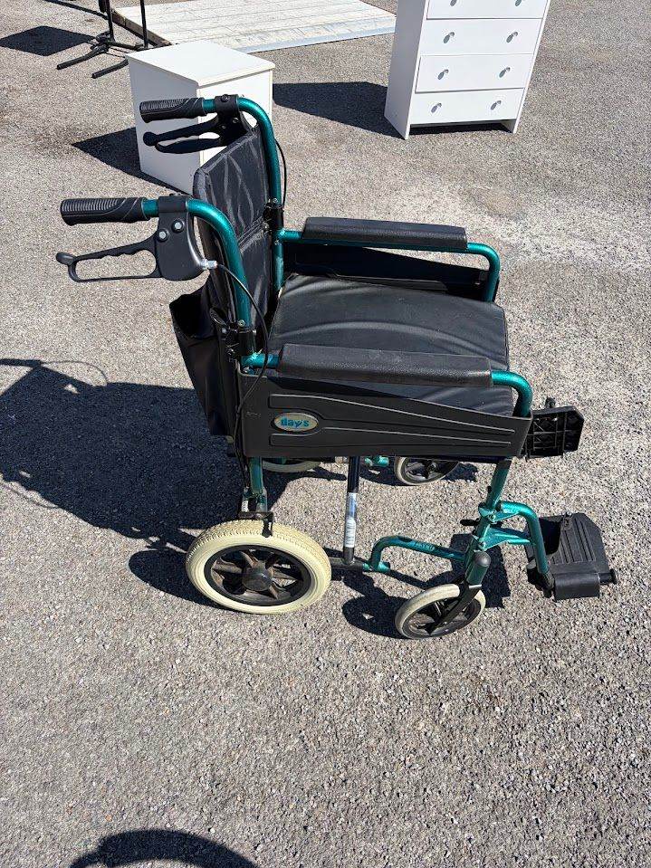 Days Escape Lightweight Wheelchair - Green