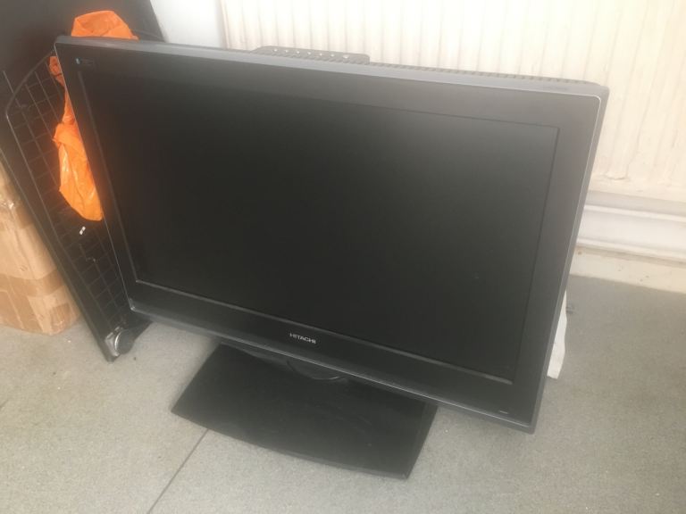 Hitachi L32A01A 32 Inch HDMI Television or Computer Monitor Multi-System LCD TV Remote Control VGC