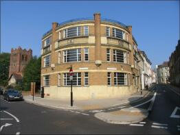 Rooms In Town Centre Modern Property 