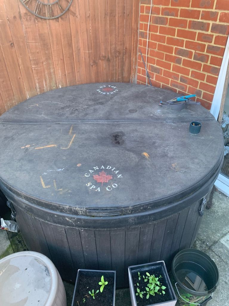 Canadian Spa Co. Hot Tub – Used Condition, Needs Cleaning
