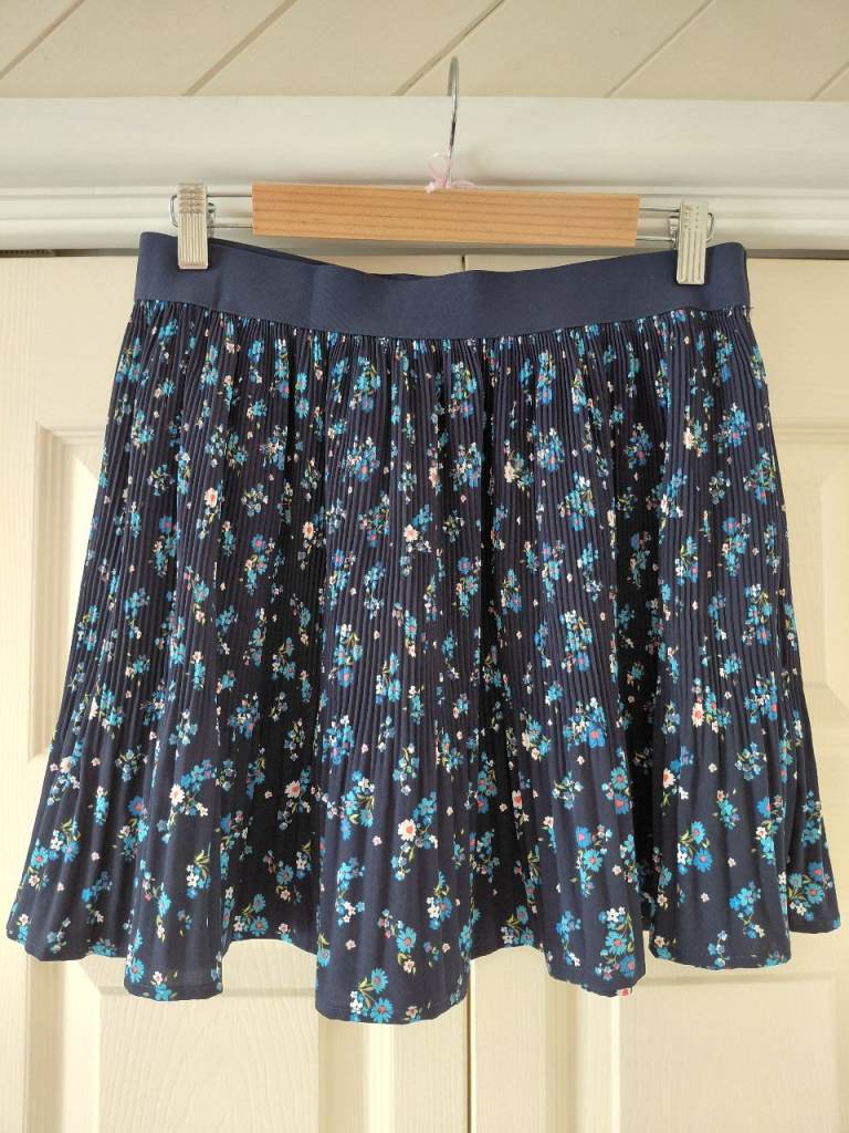Pleated mini skirt