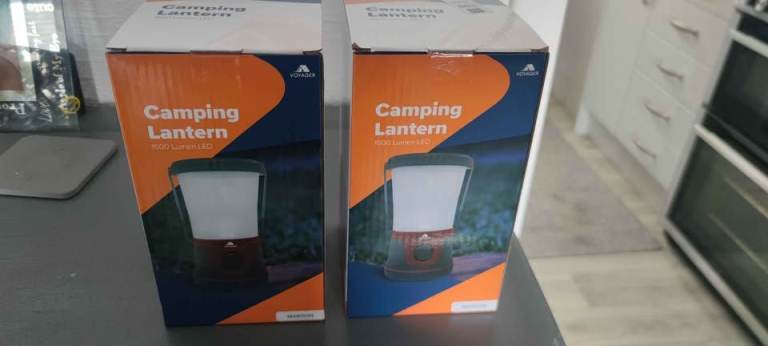 camping lanterns/power banks 
