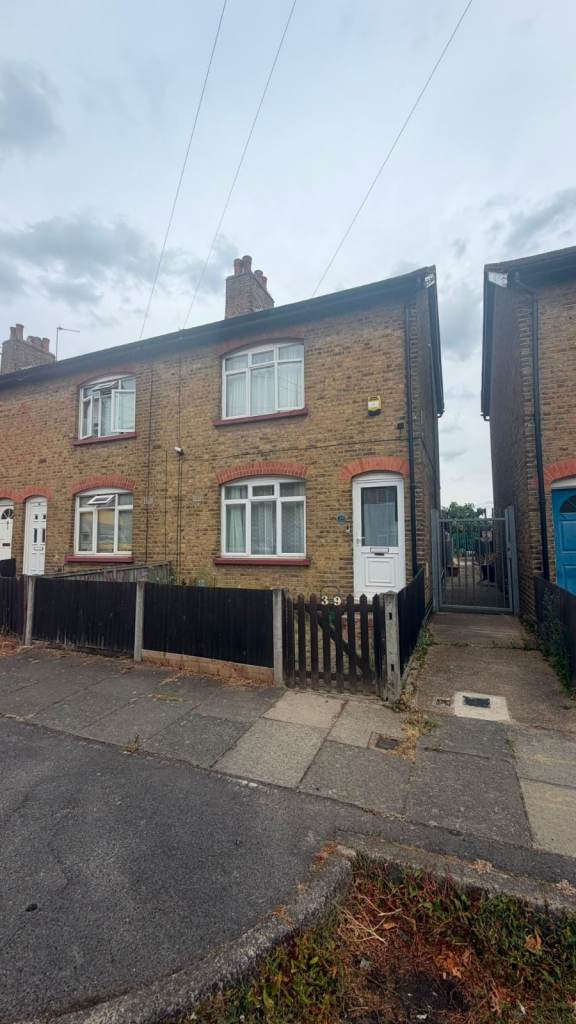 Rosedale Avenue, Hayes, Greater London, UB3