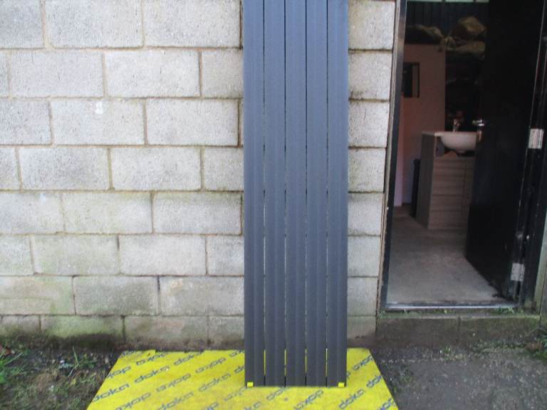Vertu Alum 2 Vertical Aluminium Radiator Black 1800mm x 470mm