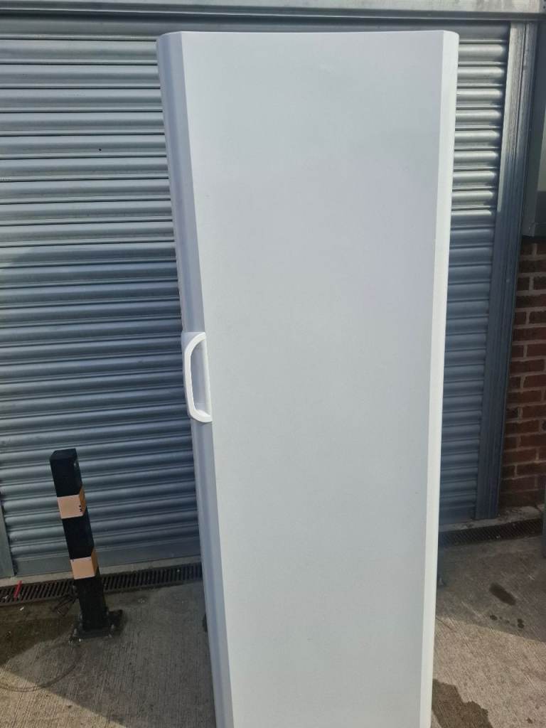 TALL FREEZER WORKS PERFECT DELIVERED TODAY