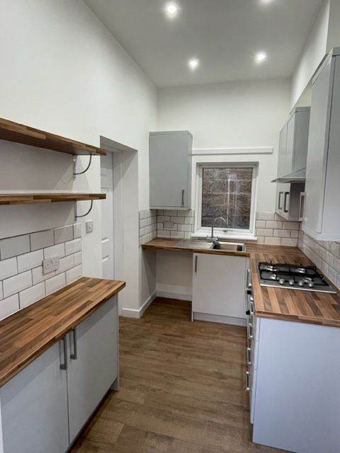 Lovely new 3 bedroom flat in Bathgate town centre for rent