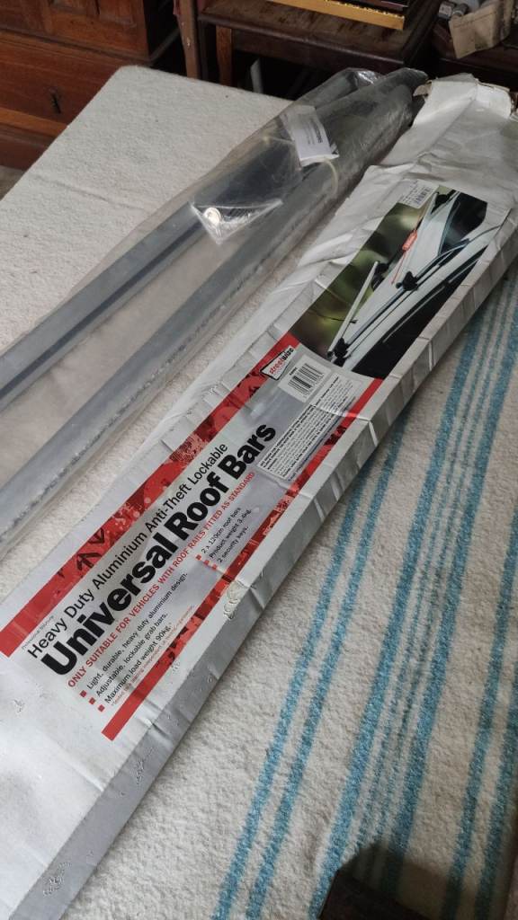 image for Roof Bars: Universal fit