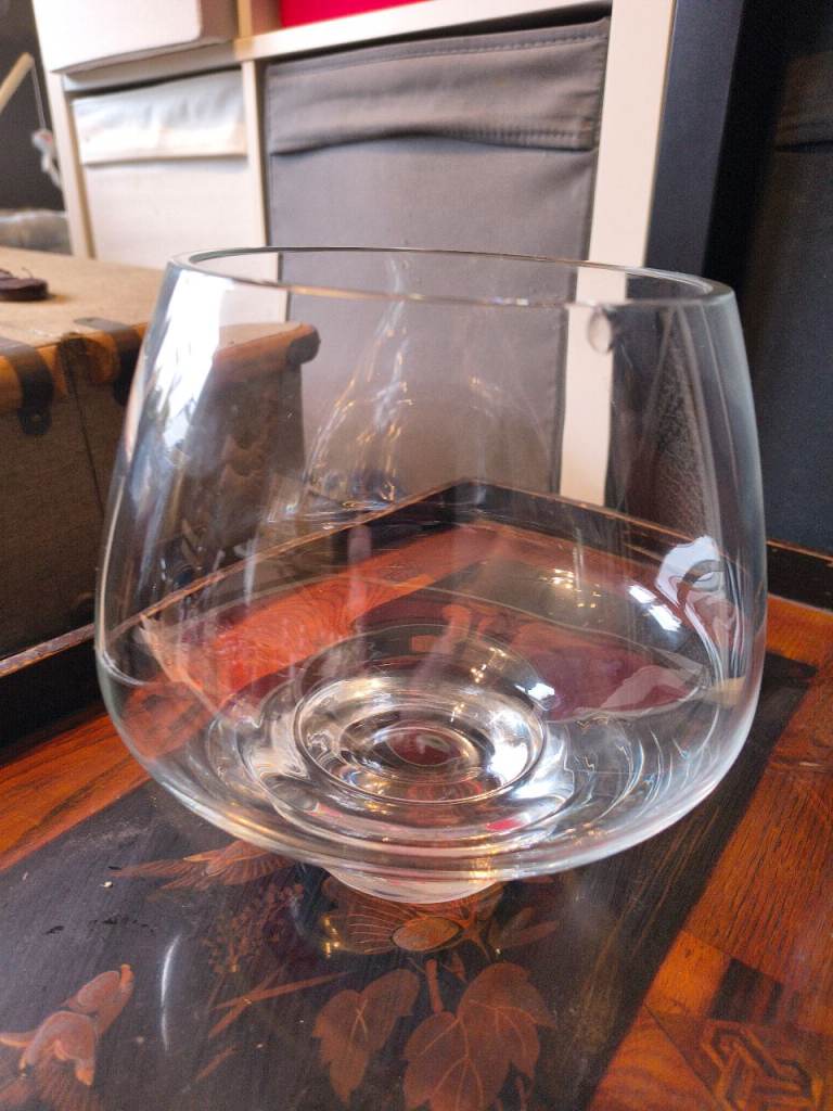 Clear Glass Bowl/Vase – Good Condition
