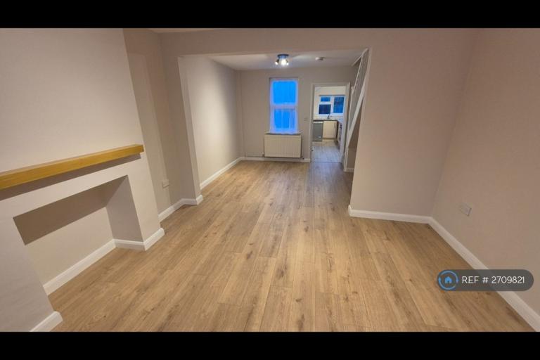 3 bedroom house in Priory Road, Tonbridge, TN9 (3 bed) (#2709821)