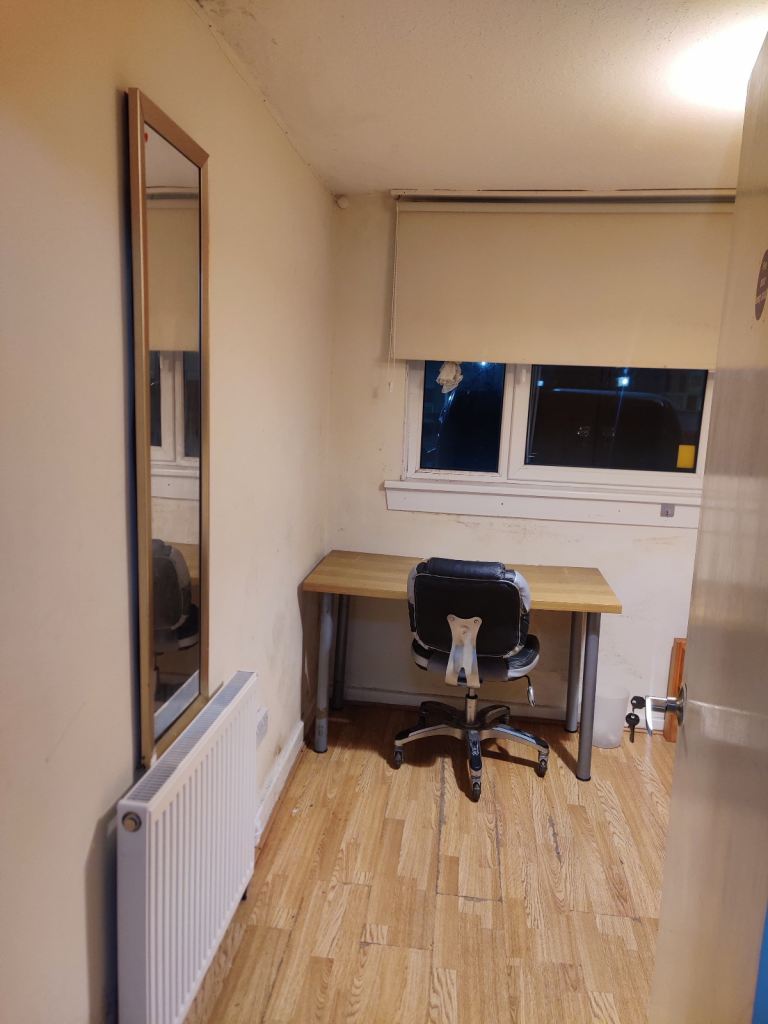 Double bedroom available