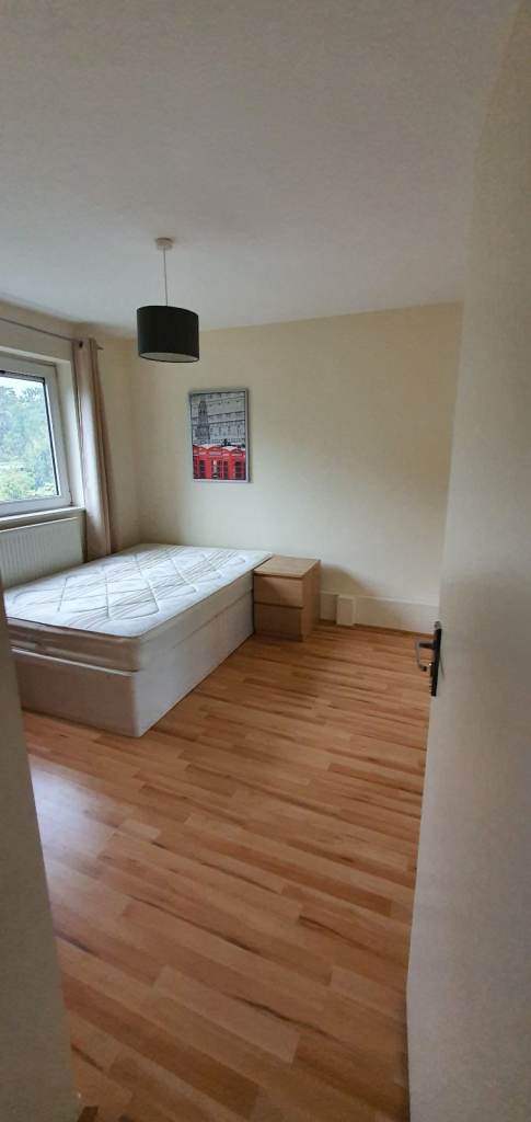 Spacious Furnished Double Room - Southfields