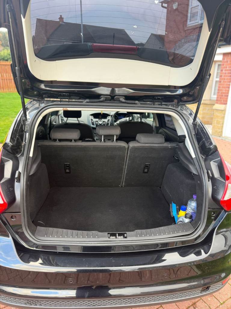 Ford, FOCUS, Hatchback, 2014, Manual, 1560 (cc), 5 doors