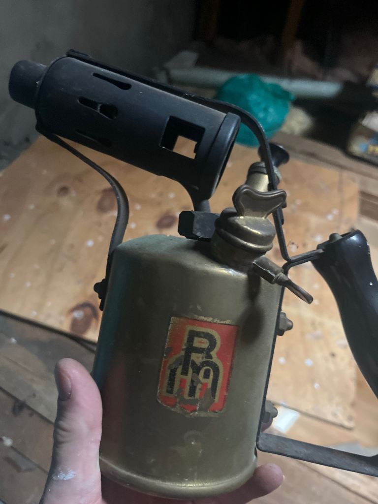 Blow torch 