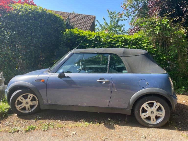 Low mileage. Mini, CONVERTIBLE, 2006, Manual, 1598 (cc), 2 doors