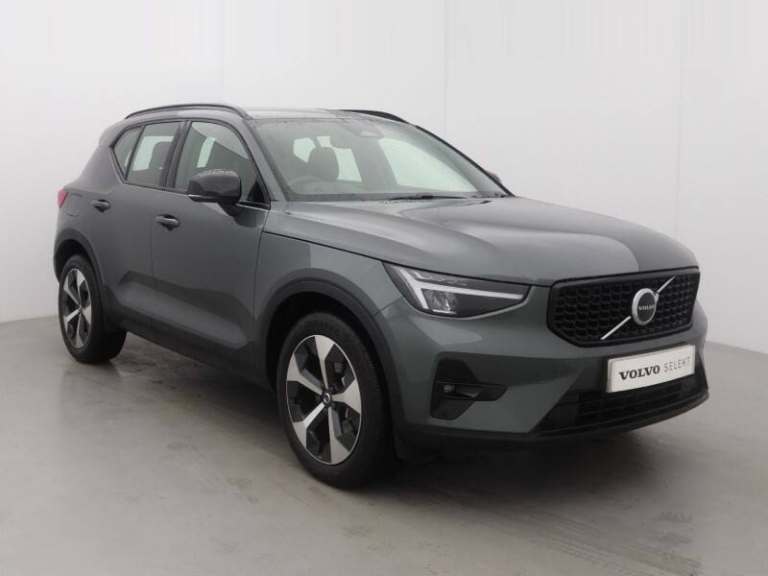 VOLVO XC40 2.0 B3P Plus Dark 5dr Auto *VAT QUALIFYING*