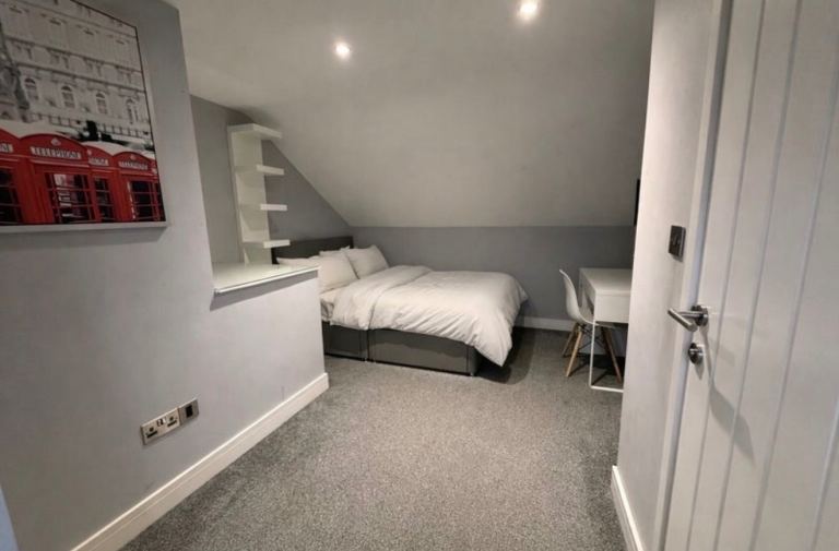 Room To Let Town centre with Low Deposit