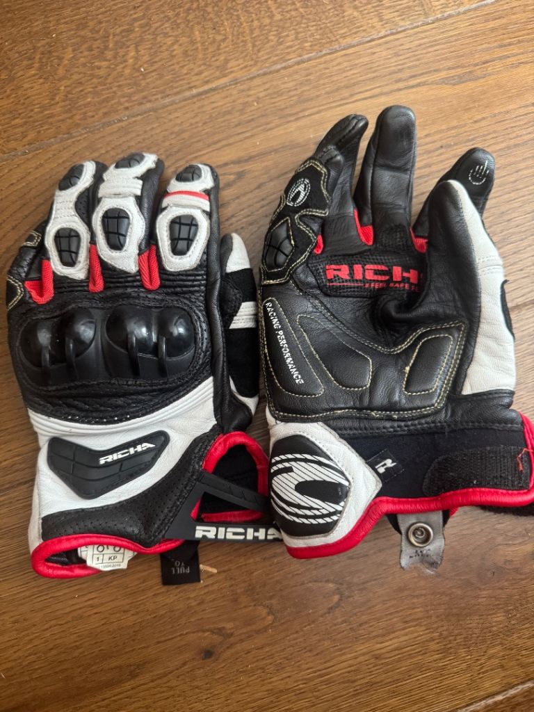 £15 per pair 