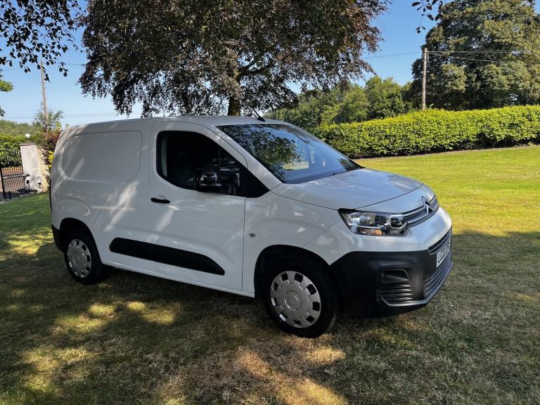 Low Mileage Citroen Berlingo 1.5 BlueHDi 1000 Enterprise M Pro In White with FSH