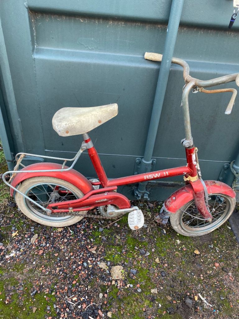 Kids Raleigh bike. Early 80s vintage retro upcycle bmx