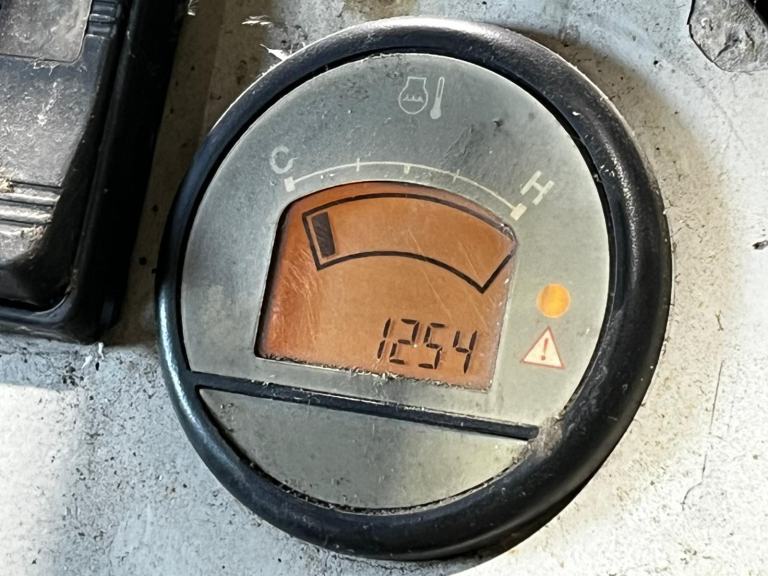 2015 MOFFETT M5 25.3 