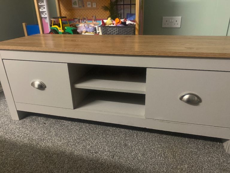 Tv stand with 2 draws and double shelf 