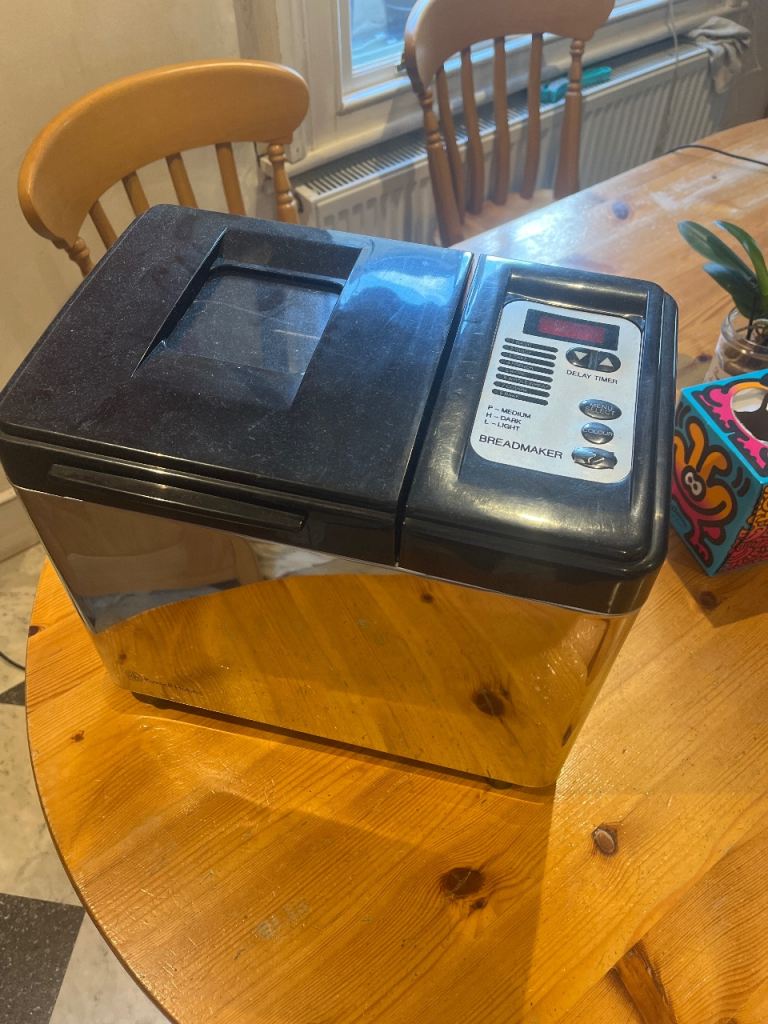 Russell Hobbs Breadmaker – Silver, Good Condition