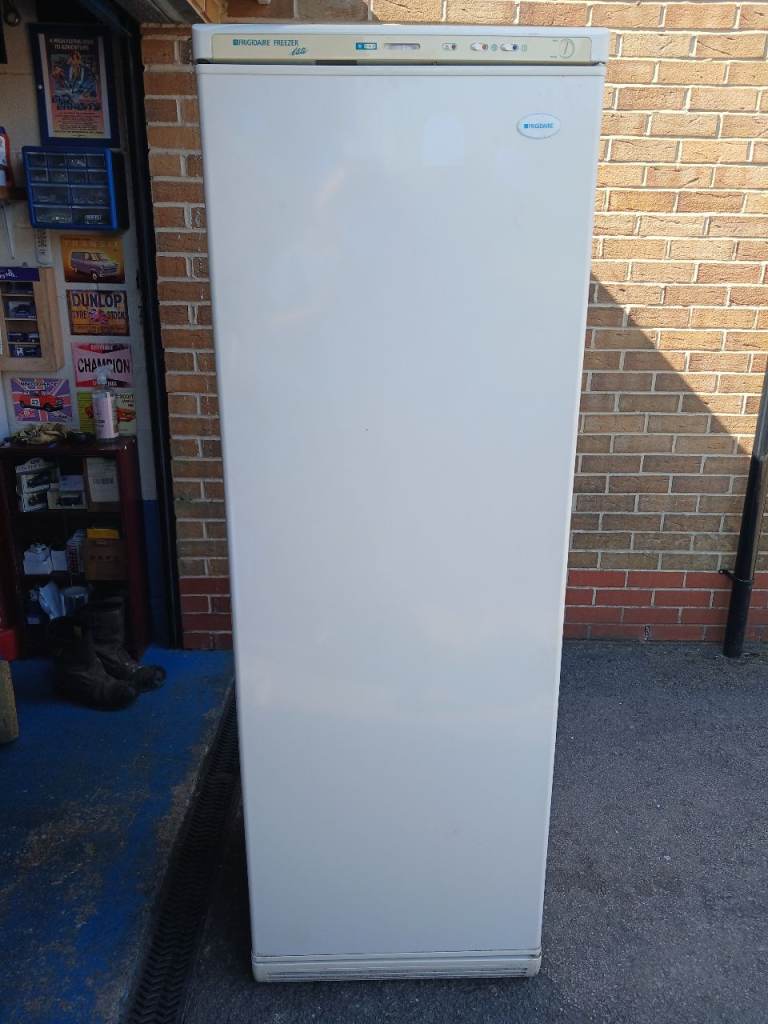 FREEZER TALL FREEZER WITH 7 COMPARTMENTS HUGE 275 LITRE CAPACITY CAN DELIVER £160
