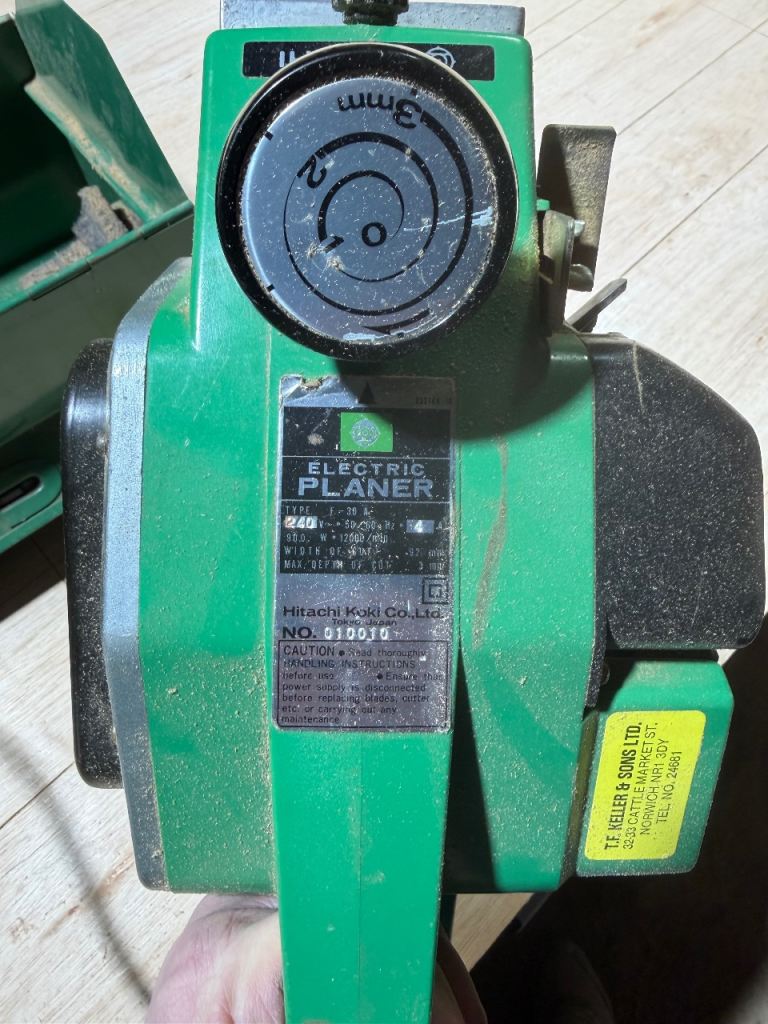 Hitachi 240v planer
