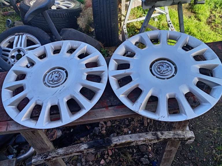 Corsa wheel trims