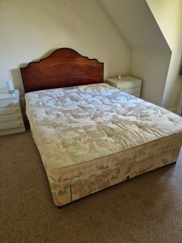 Double divan bed - free