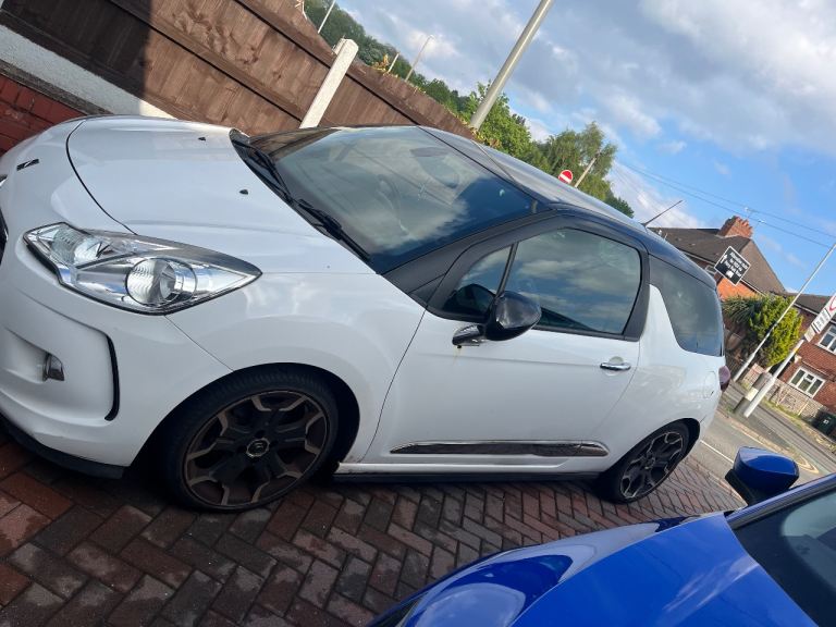 Citroen, DS3, Hatchback, 2014, Manual, 1560 (cc), 3 doors