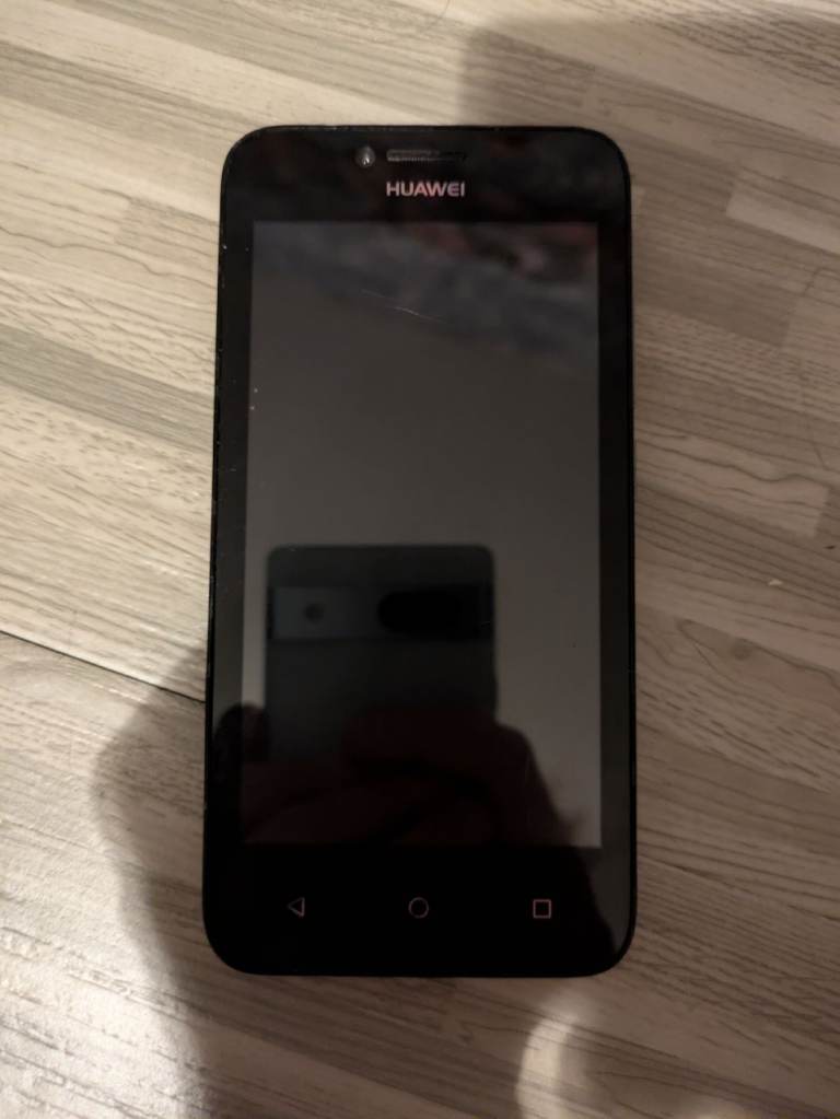 Huawei Touch Phone (Model Y560-L01)