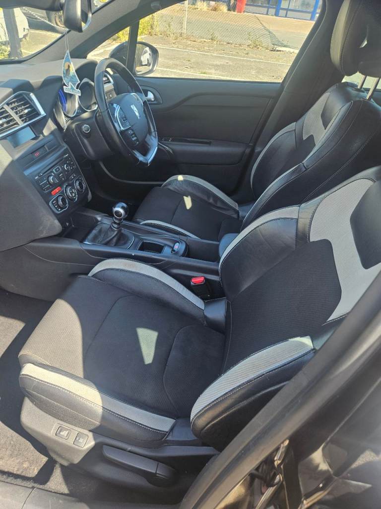 Citroen, DS4, Hatchback, 2013, Manual, 1560 (cc), 5 doors