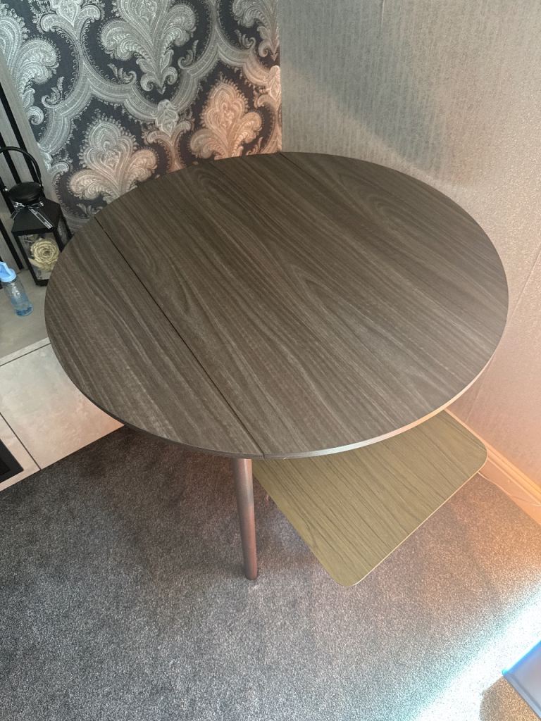 Round Wooden Table with Shelf – Good Condition