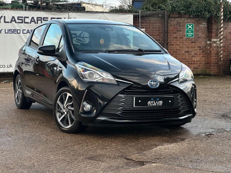 2020 Toyota Yaris 1.5 VVT-h Y20 Bi-tone E-CVT Euro 6 (s/s) 5dr HATCHBACK Petrol/Electric Hybrid A...