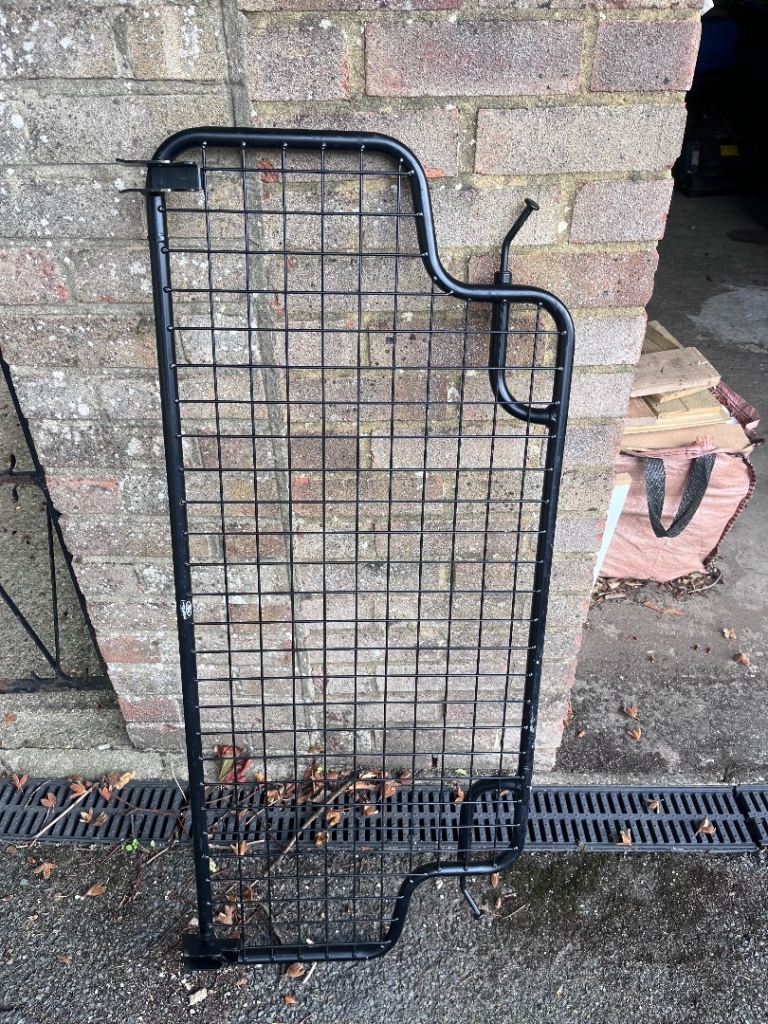 Ford Focus Boot Guard
