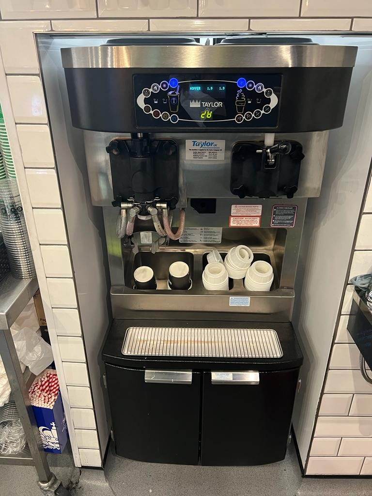 Taylor C606 Soft Service Ice Cream/Milkshake/Thickshake combo machine