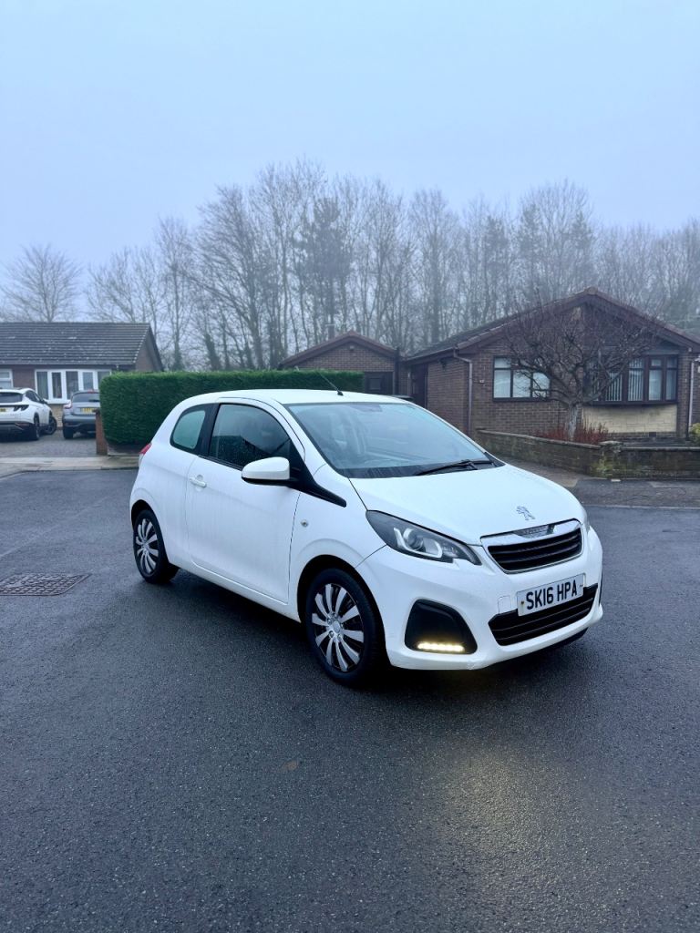 2016 Peugeot 108 HUGE FSH 1 OWNER TOP SPEC