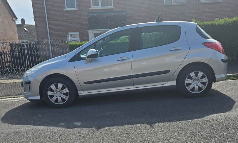 Peugeot, 308, Hatchback, 2010, , 1560 (cc), automatic5 doors
