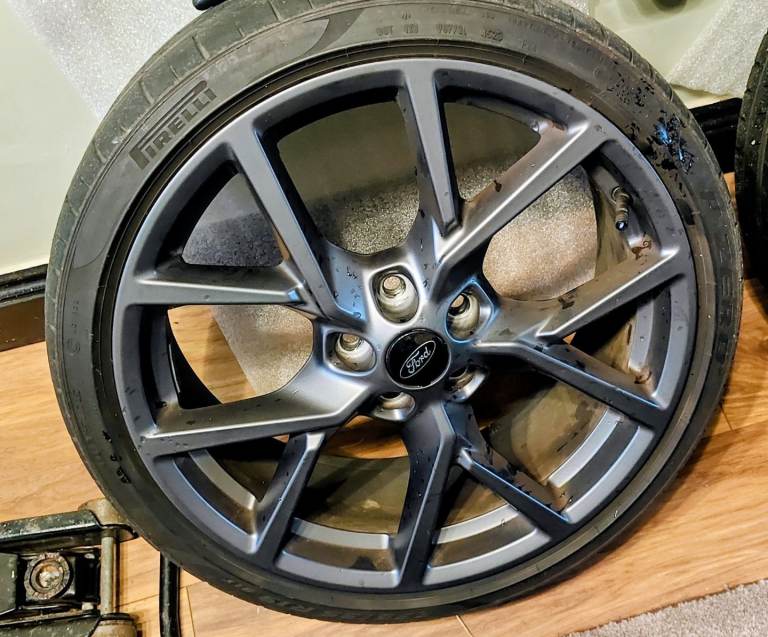 Ford focus ST 2024 19 inch alloy wheels and Pirelli pzero tyres.