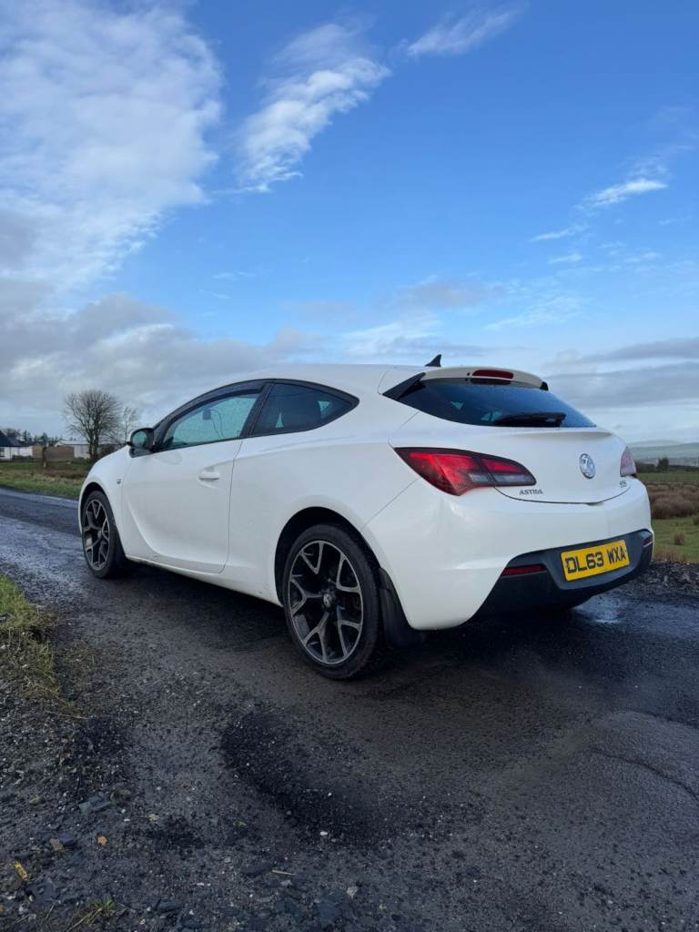 Vauxhall, ASTRA GTC, Hatchback, 2014, Manual, 1686 (cc), 3 doors