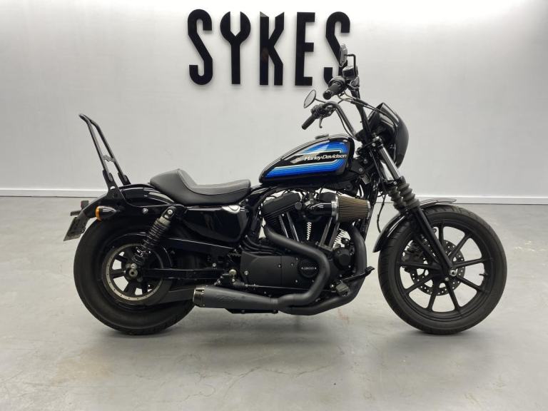 Harley-Davidson XL1200NS Sportster 1200 Iron In Vivid Black
