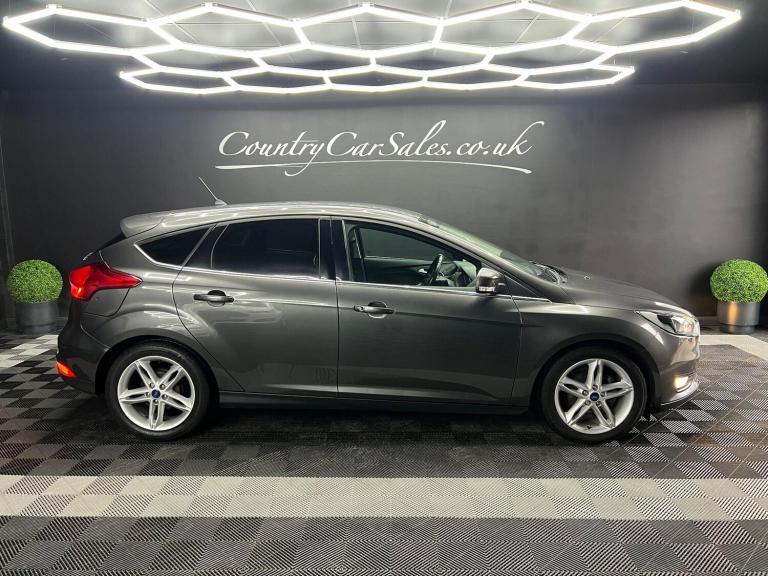 2017 Ford Focus 1.0T EcoBoost Zetec Edition Euro 6 (s/s) 5dr HATCHBACK Petrol Manual