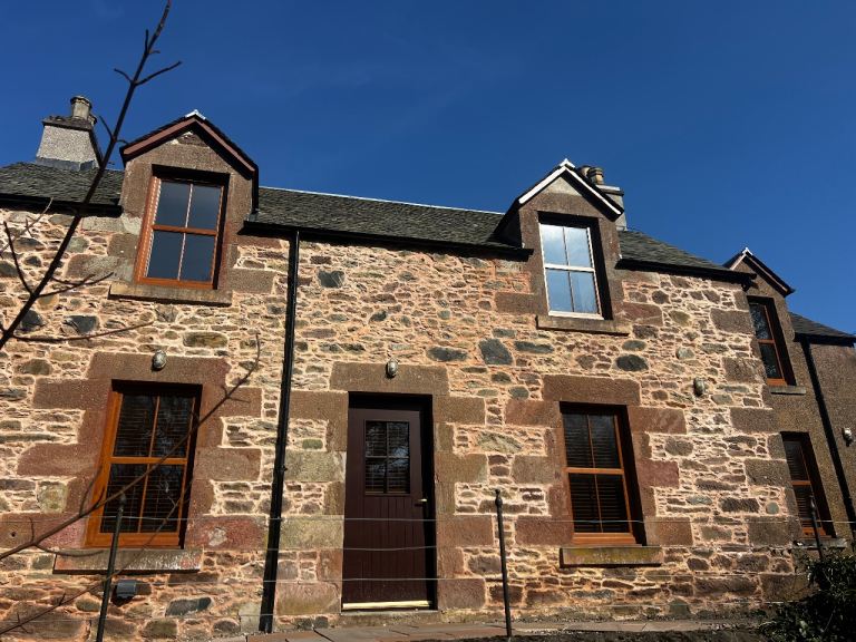 3 bed 3 bath cottage to rent 